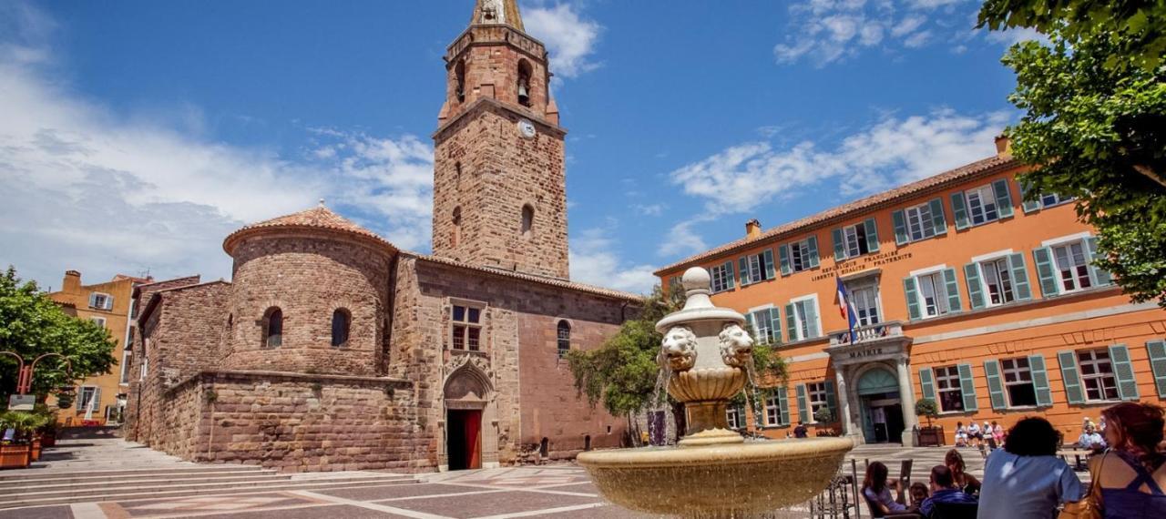 Splendide Studio Au Coeur Historique De Frejus Apartment Luaran gambar